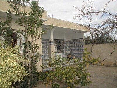 urgent AV Maison le raisin à l’entrée du Hammamet