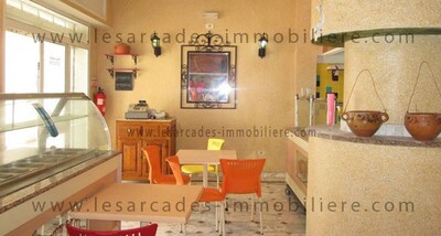 un affaire AV fond et mur proche de théâtre Hammamet