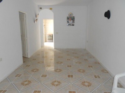 AV très belle maison proche de route craxi à hammamet