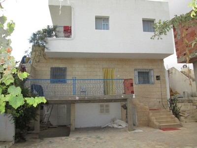 Urgent Maison 3 appt en face Hammamet sud