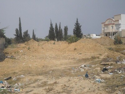 AV un terrain situé dans un endroit résidentiel à mrezga hammamet