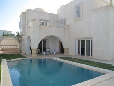 A LOUER une belle villa meublée