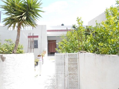 AV maison située dans la campagne de Hammamet