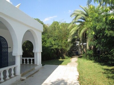 Bungalow 338m pied dan l’au dans la zone touristique