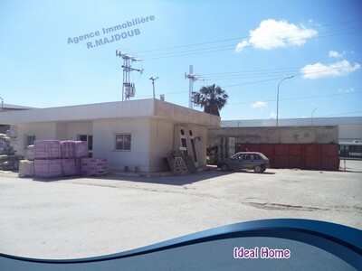 un grand dépôt a Menzel Temime