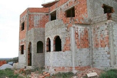 Unfinished villa for sale