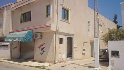 Av un petit et bel immeuble proche de hamammet