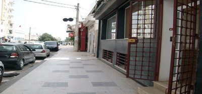 un local avec un emplacement excellent