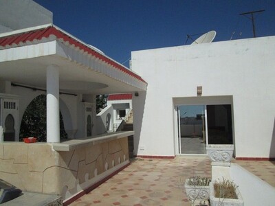 Maison sur 2 niveaux à Hammamet proche de commerce