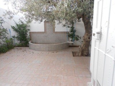 AV une villa à Hammamet surgit sur un terrain de 430m