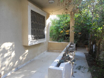 AV un belle maison avec un jardin et terrasse à Hammamet