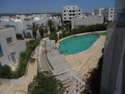 AV à hammamet bel appartement résidentiel gardée