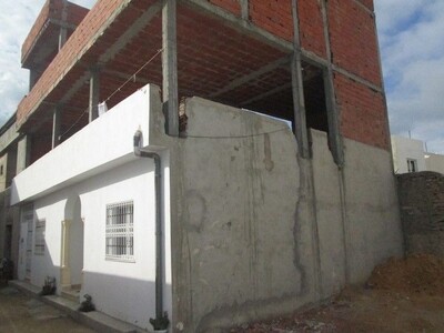 Maison indépendant à Hammamet 2 étages inachevés