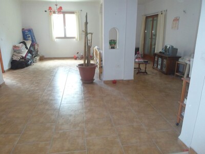belle maison indépendante avec garage 350DT