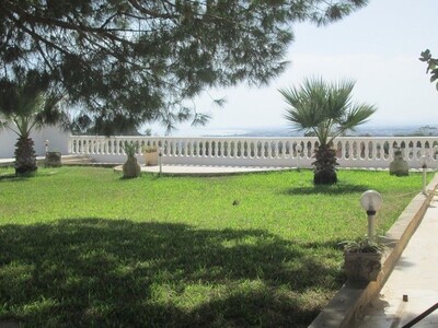 Villa haut standing à Hammamet avec vue mer et montagne dégagé