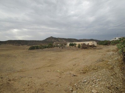 Terrain 3 hectar avec maison à jradou zaghouan