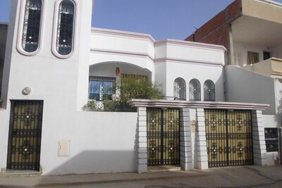 AV 2 maisons superposées avec garage à hammamet