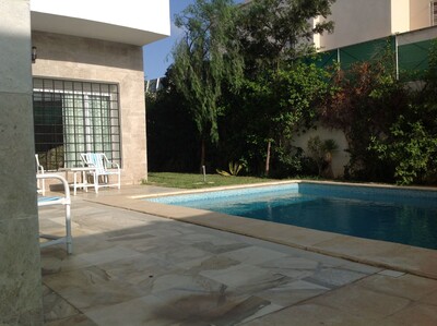 VILLA Haut Standing avec piscine Berges du LAC