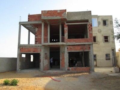 Unfinished Villa more studio in the countryside overlooking the sea