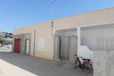 av maison avec garage pas loin du centre Hammamet