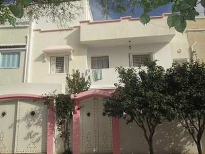Deux maisons plus appartement de mer à Hammamet nord