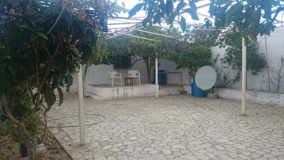 une grande maison dans la compagne de Hammamet