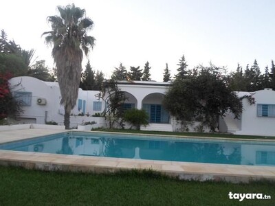 une magnifique villa sur un terrain de 8000m à Hammamet Nord