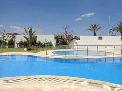 Appartements Mrezga avec un grande piscine