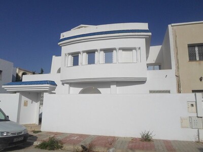 Superbe villa avec piscine à Yasmine Hammamet