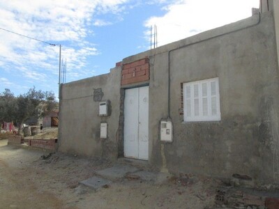 AV maison inachevée pas loin de hammamet nord