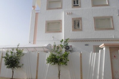 av un bel immeuble sur 4 niveaux à nabeul