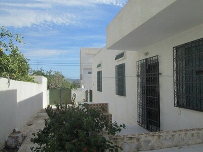 Villa s+3 avec 400m dans un quartier résidentiel