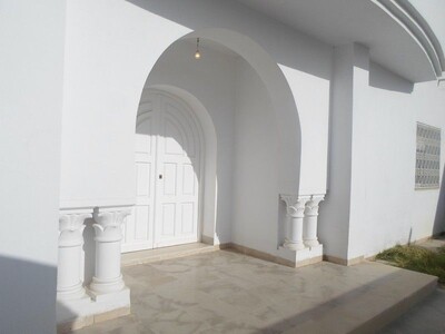 AV grande villa sur deux niveaux avec piscine Yasmine