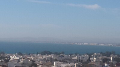 Av une maison avec un local commercial situé à hammamet 130MD