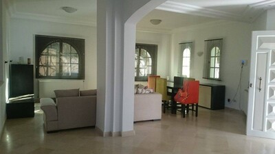villa jumelée sur 2 niveaux dans la zone touristique