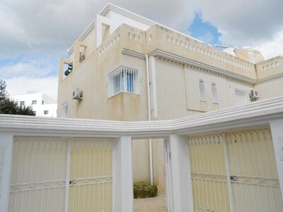 Lovely triplex with two not Beach