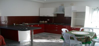 appartement moderne avec une spacieuse terrasse