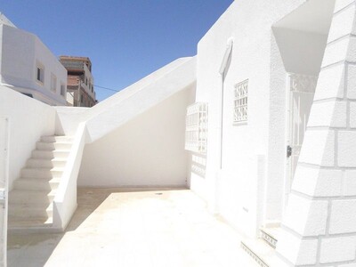 à hammamet nord AV maison avec studio indépendant