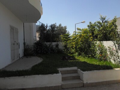 AV belle villa plein pieds dans une résidence gardée à hammamet