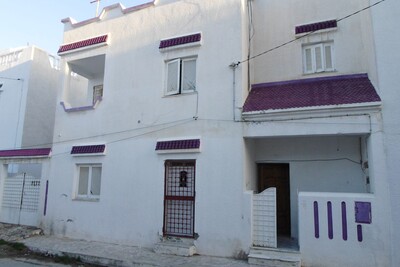 AV belle maison sur 2 étages avec studio à hammamet