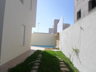 av à Hammamet Nord superbe villa avec jardin et piscine
