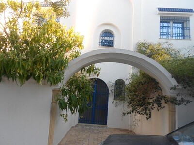 villa avec un appartement avdre à Hammamet