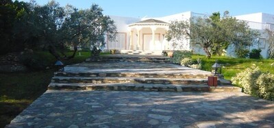 superbe villa avec un immense jardin