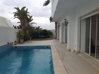 Villa Cité les Pins avec piscine Vide semi meublée ou meublé