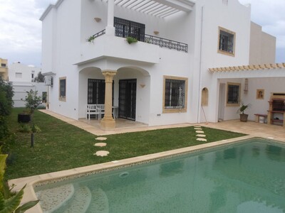 villa à deux étages avec piscine au cœur de yassmine hammamet