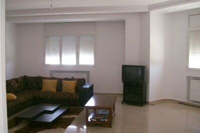 Apartment 10 mins from the city centre and the sea