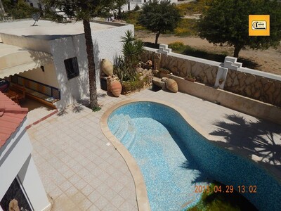 A villa with pool for sale in Kelibia