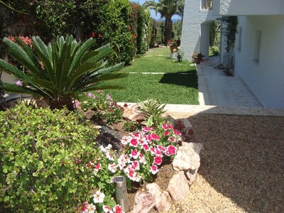 un studio avec jardin à narjes