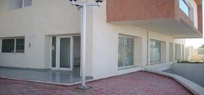 Local pieds dans l'eau adapte pour un Centre Spa