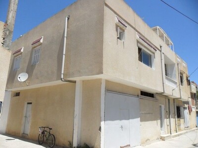 For sale 2 houses + 3 studios + garage